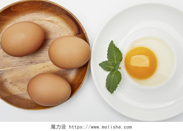 白底鸡蛋展示背景图片